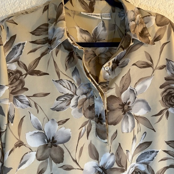 Alfred Dunmer Women’s floral print blouse with a smocked elastic hem. Size 16 - Picture 4 of 7